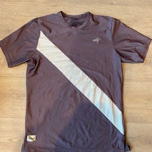 Size M Tracksmith active shirt